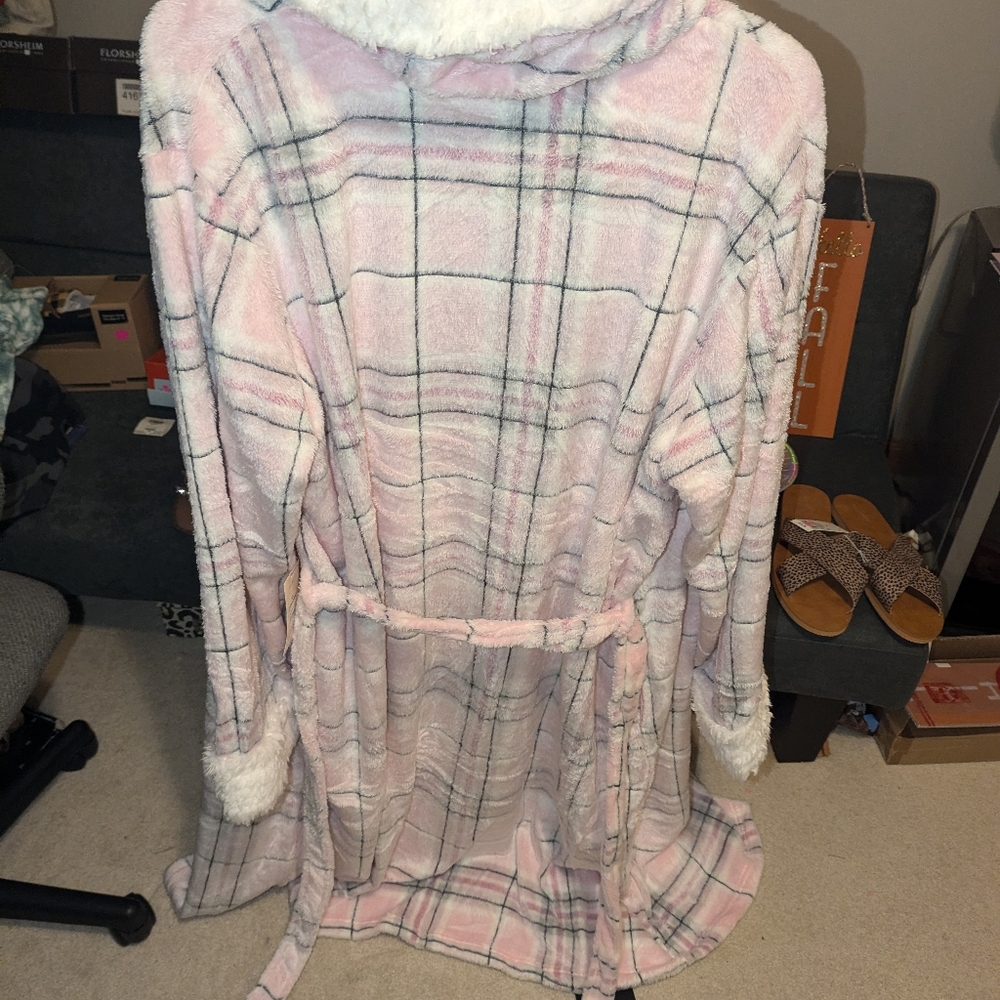 Nwt Secret Treasures Women’s Super Faux Mink Robe Dreamy Pink Plaid Sz 3x - Picture 4 of 5